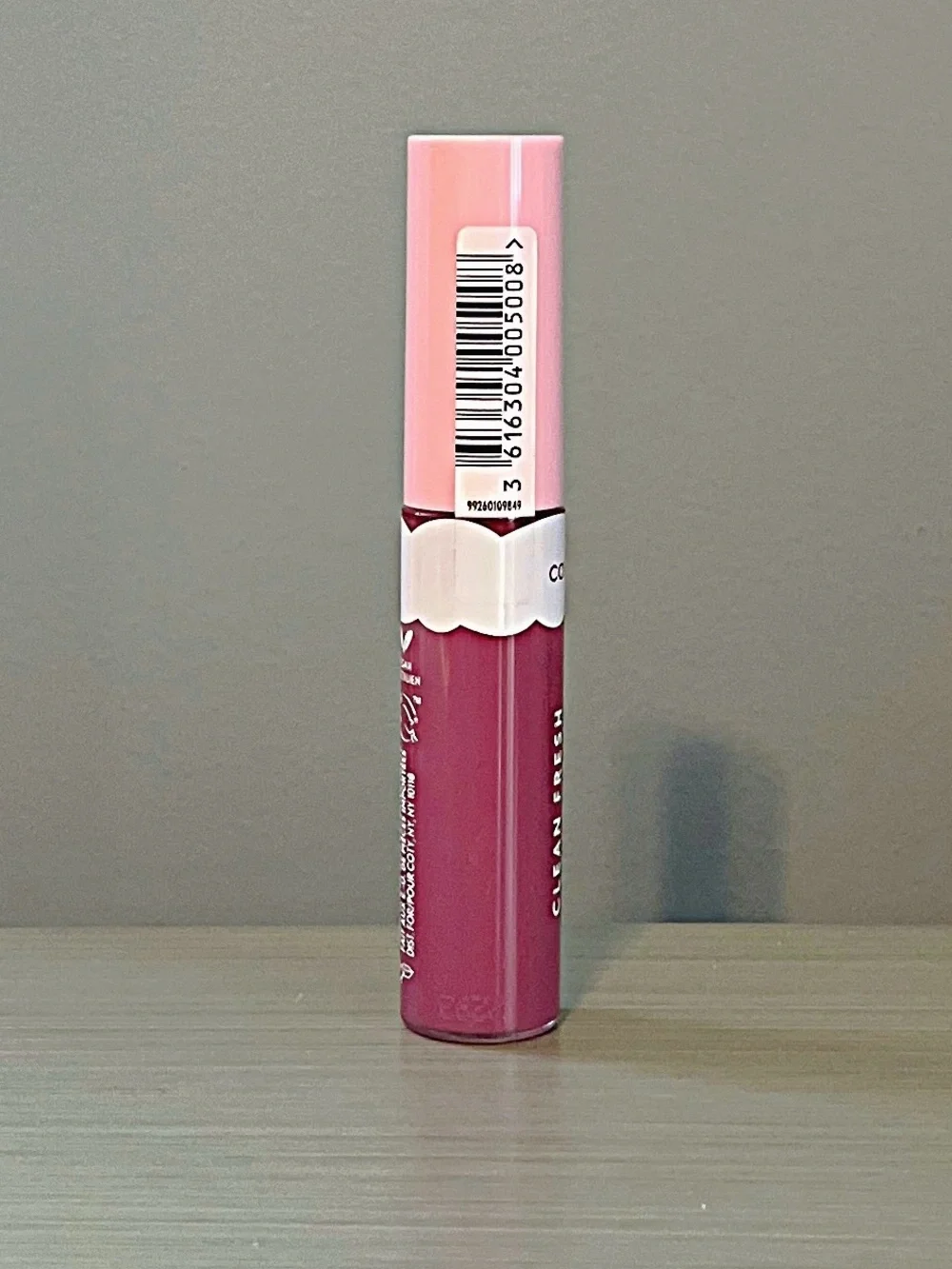 CoverGirl Lip Gloss CLEAN FRESH YUMMY GLOSS 200 Laugh-vender NEW SEALED Viral